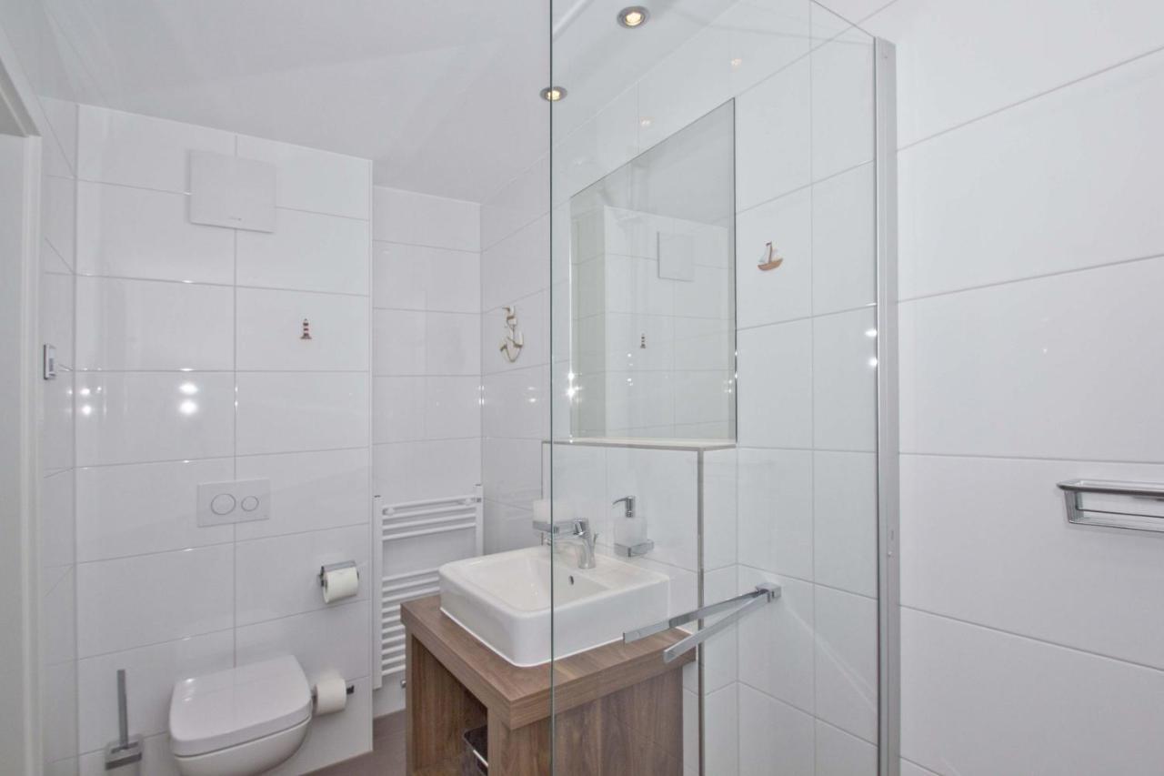 Mit Meerblick Und Terrasse, Gratis Nutzung Vom Ahoi Erlebnisbad Und Sauna In Sellin - Meeresblick Fewo 68 Goehren  Exterior photo