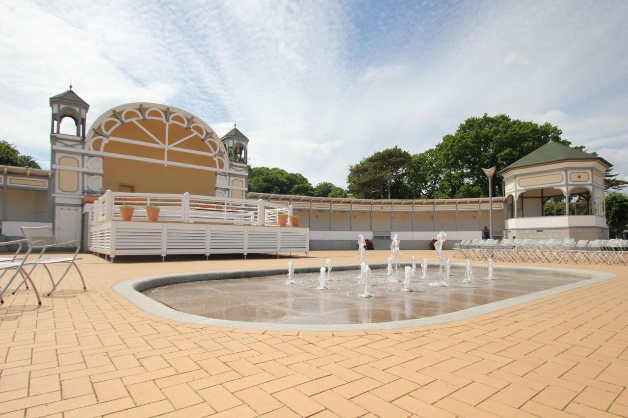 Mit Meerblick Und Terrasse, Gratis Nutzung Vom Ahoi Erlebnisbad Und Sauna In Sellin - Meeresblick Fewo 68 Goehren  Exterior photo